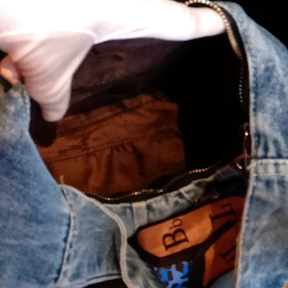 Denim Hobo Bag w/Fashion Brooches - Picture 13 of 17